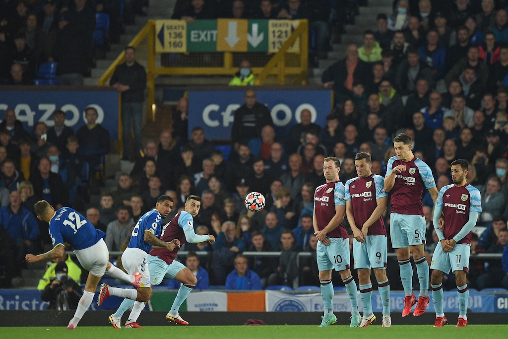 Everton thắng Burnley