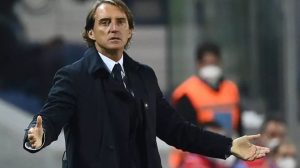 Huấn luyện viên Roberto Mancini đang trả lại món nợ với bóng đá Italia