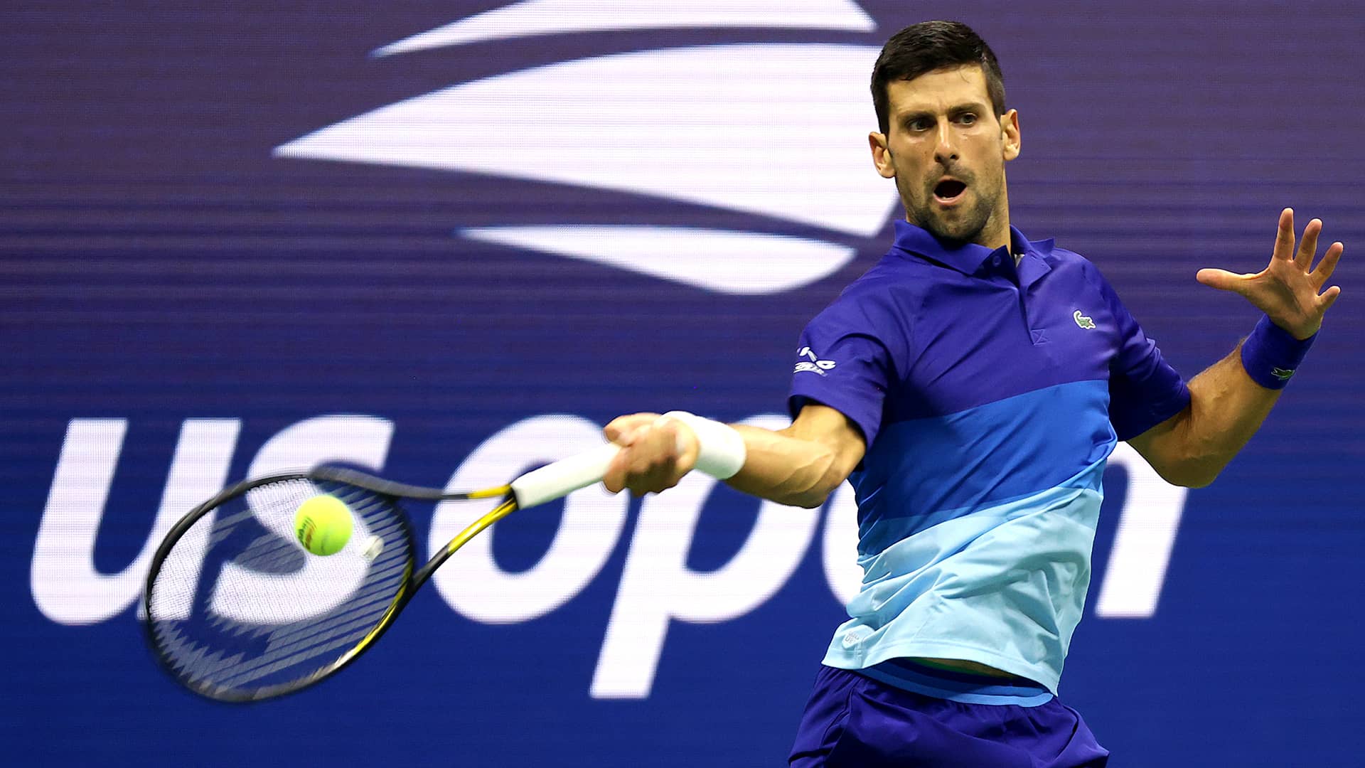 Khán giả gây sức ép trong trận đấu của Djokovic