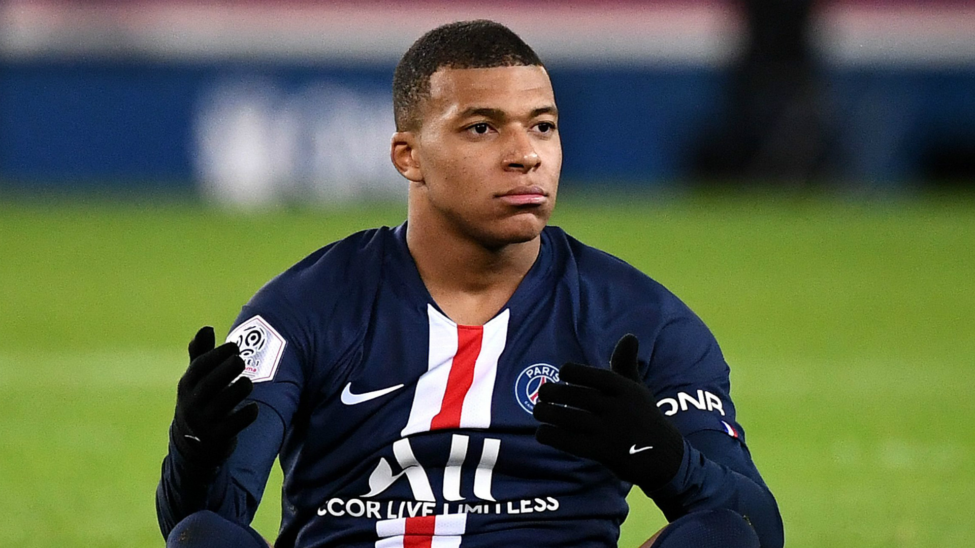 PSG quyết tâm giữ chân Mbappe