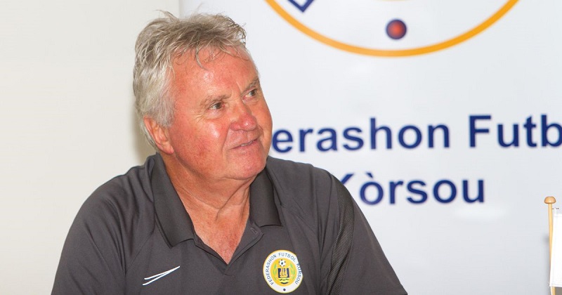 HLV Guus Hiddink thông báo giải nghệ